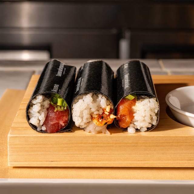 Spicy Scallop Handroll.
