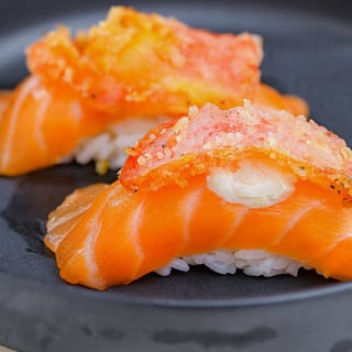 Salmon Tomato Nigiri (2 pcs)